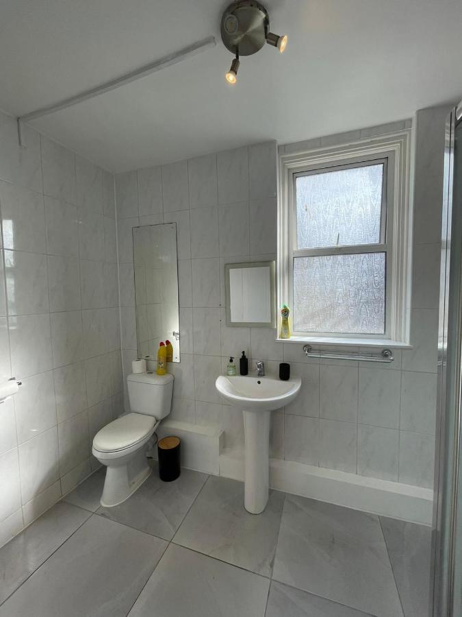 Amazing 3 Bedroom Flat Minutes From Tower Bridge Londres Exterior foto